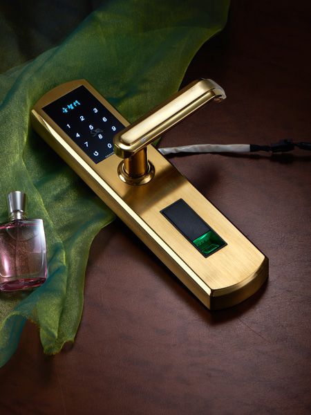 抗擊打超級(jí)耐用超級(jí)價(jià)格指紋密碼鎖中的"硬漢特種兵"