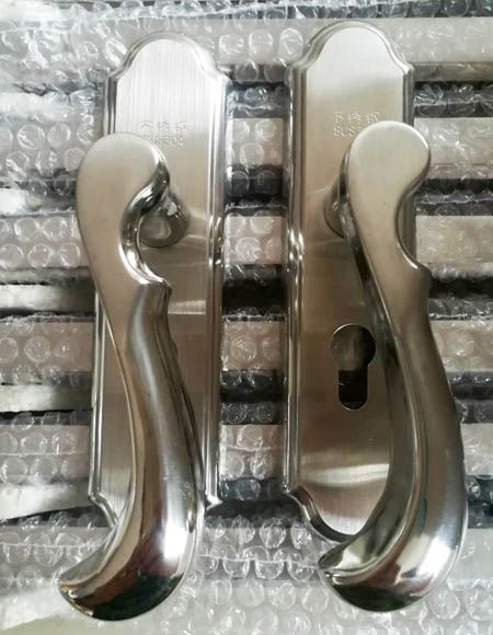 不銹鋼室內(nèi)門(mén)鎖水磨細(xì)拉絲和粗拉絲對(duì)比圖|鎖具批發(fā)價(jià)差5毛(圖)